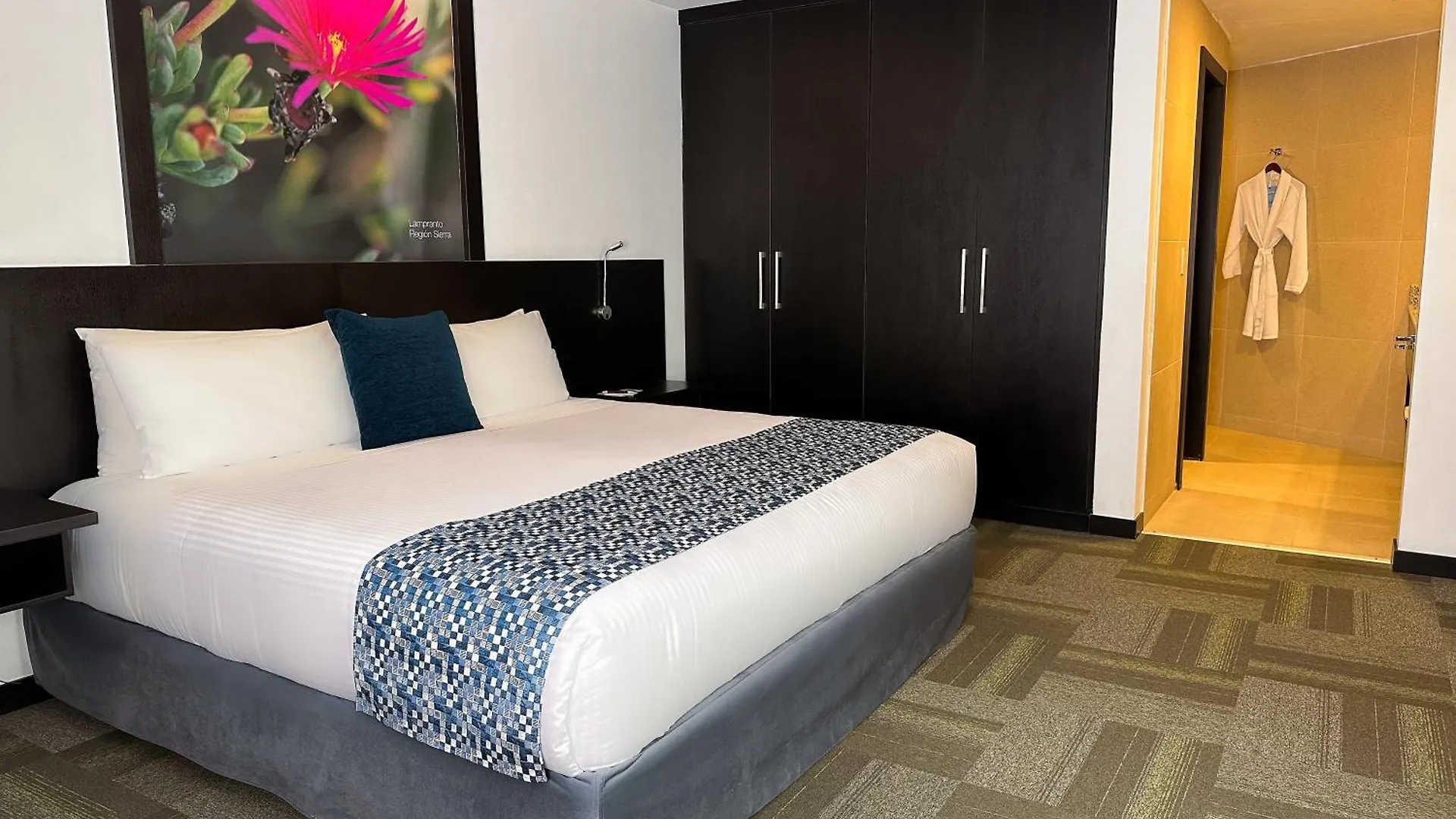 Wyndham Quito Airport Hotel Puembo 5*,