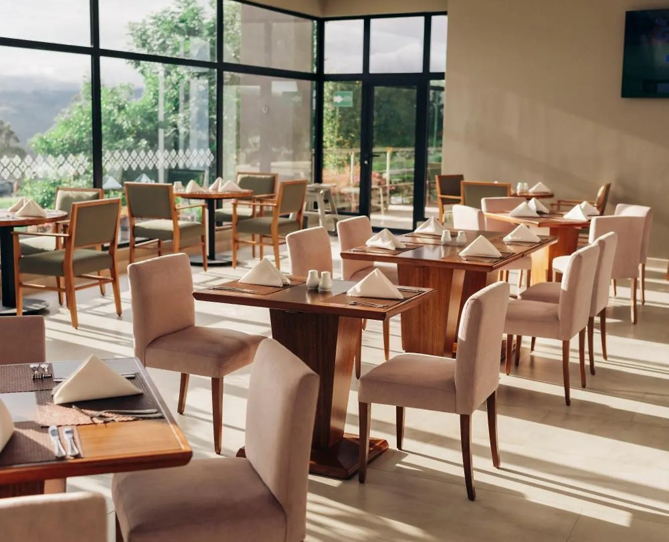 Wyndham Quito Airport Hotel Puembo 5*,