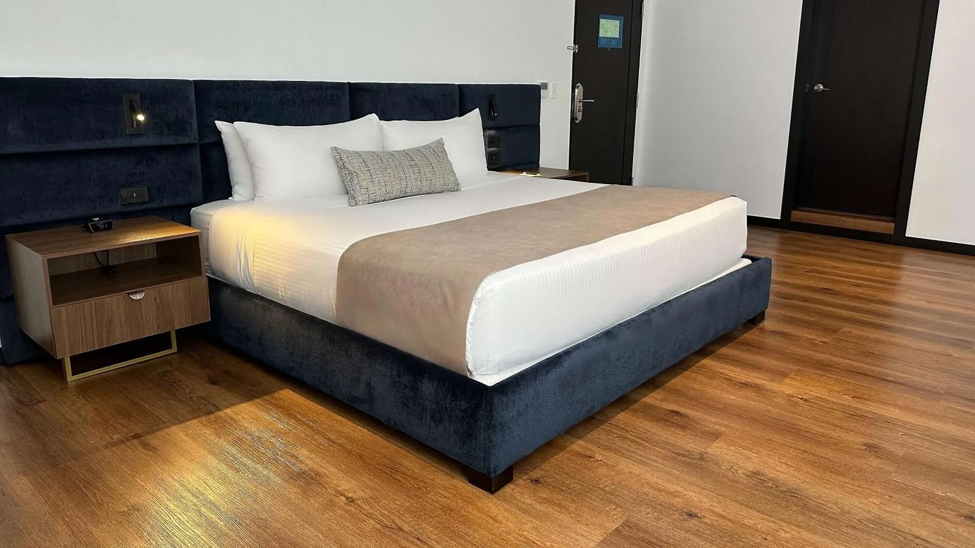 מלון Puembo Wyndham Quito Airport 5*,