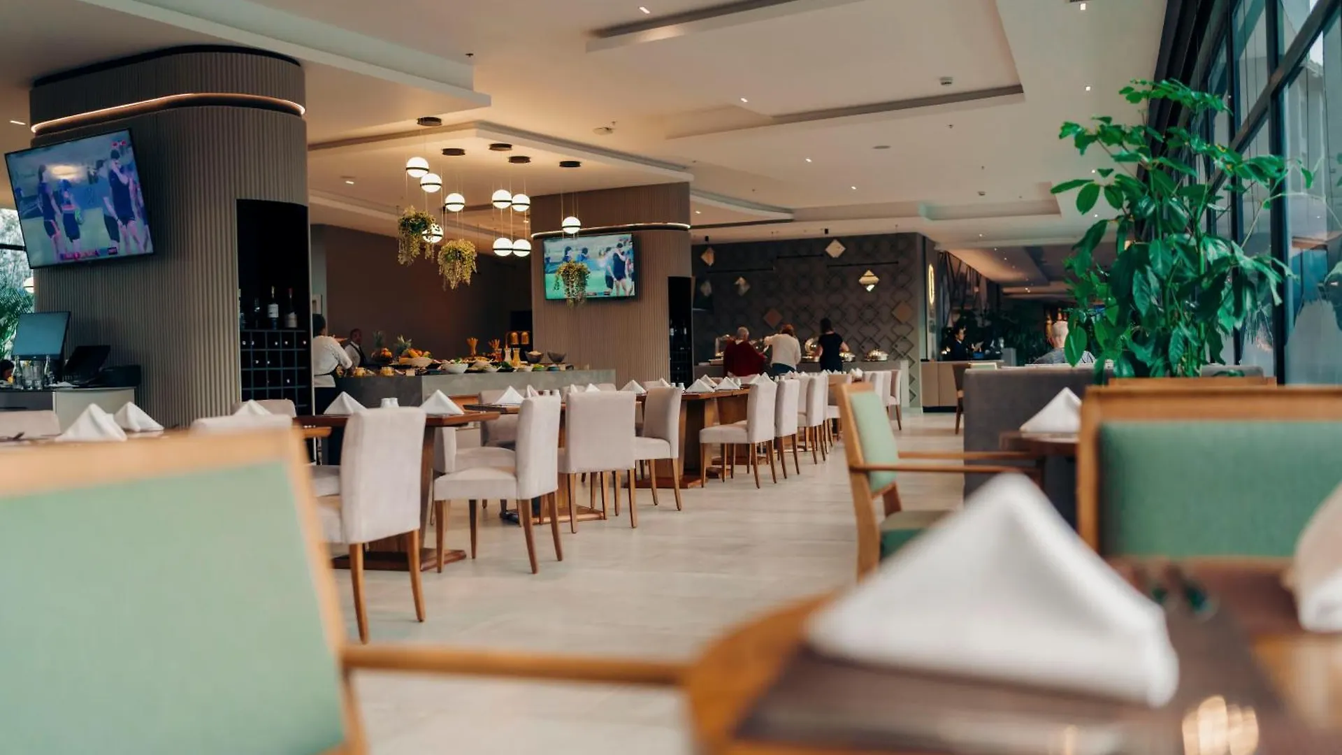 Отель Wyndham Quito Airport Пуэмбо