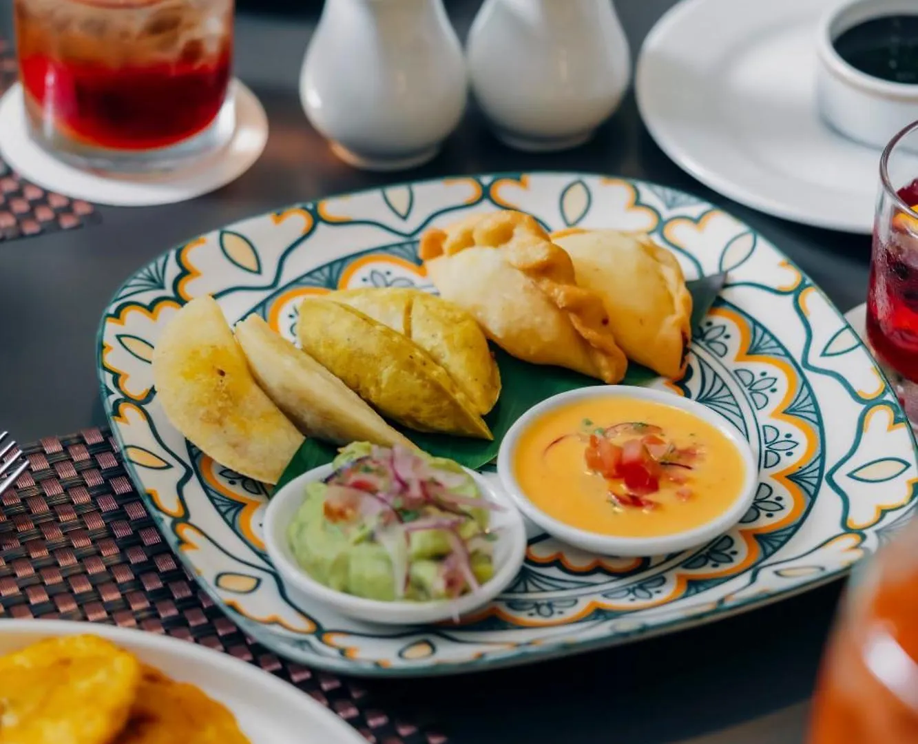 Отель Wyndham Quito Airport Пуэмбо 5*,  Эквадор